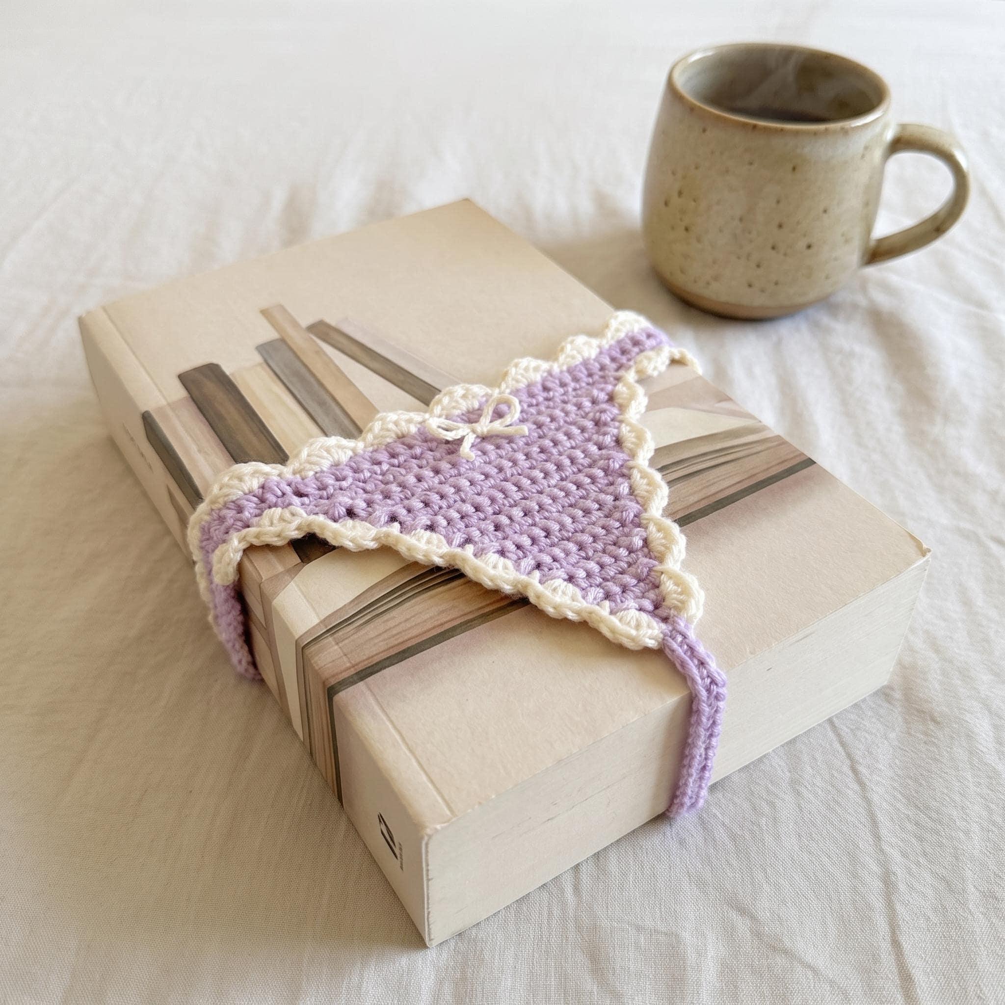 Book Thong Bookmark thumbnail 2
