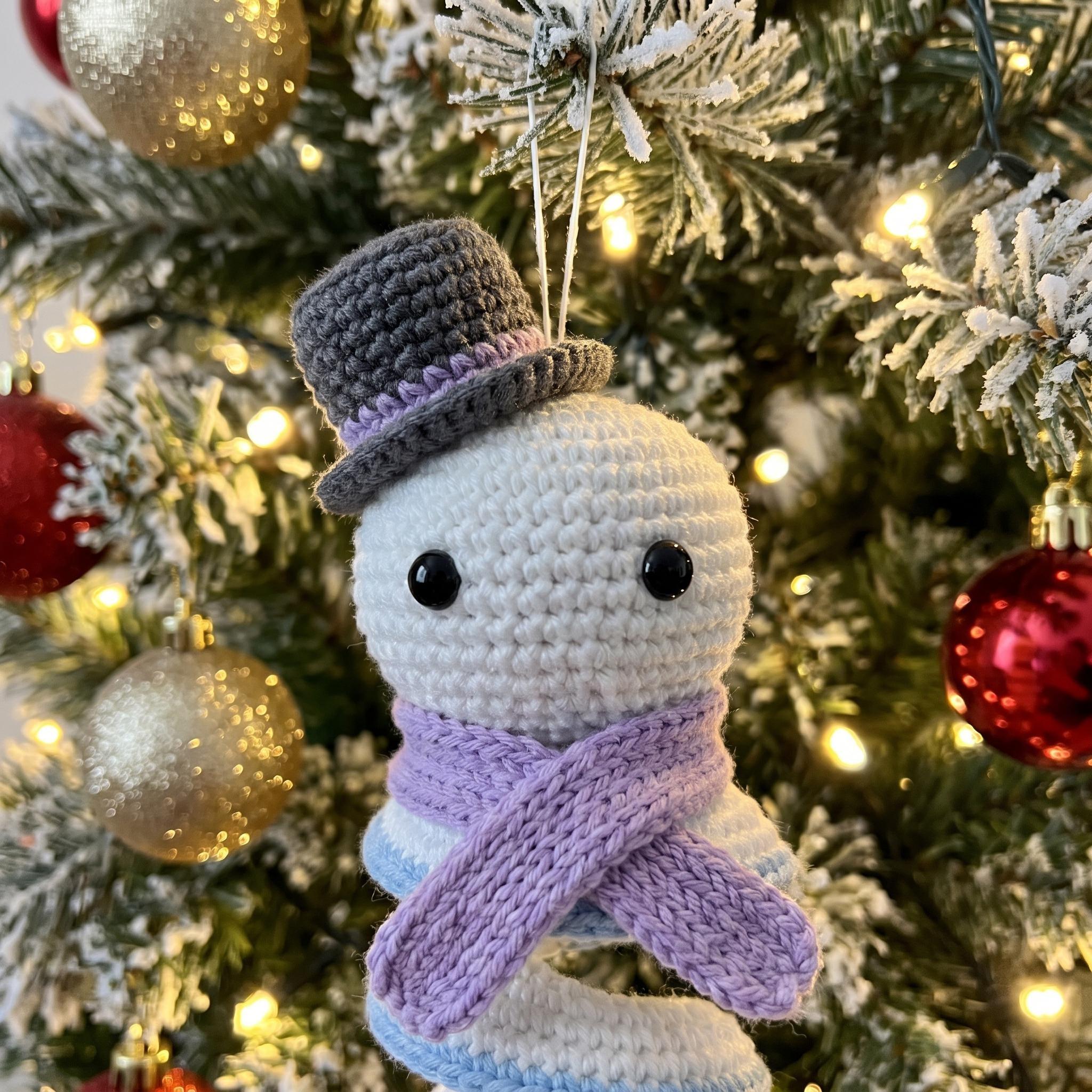 Crochet Snowman Ornament thumbnail 4