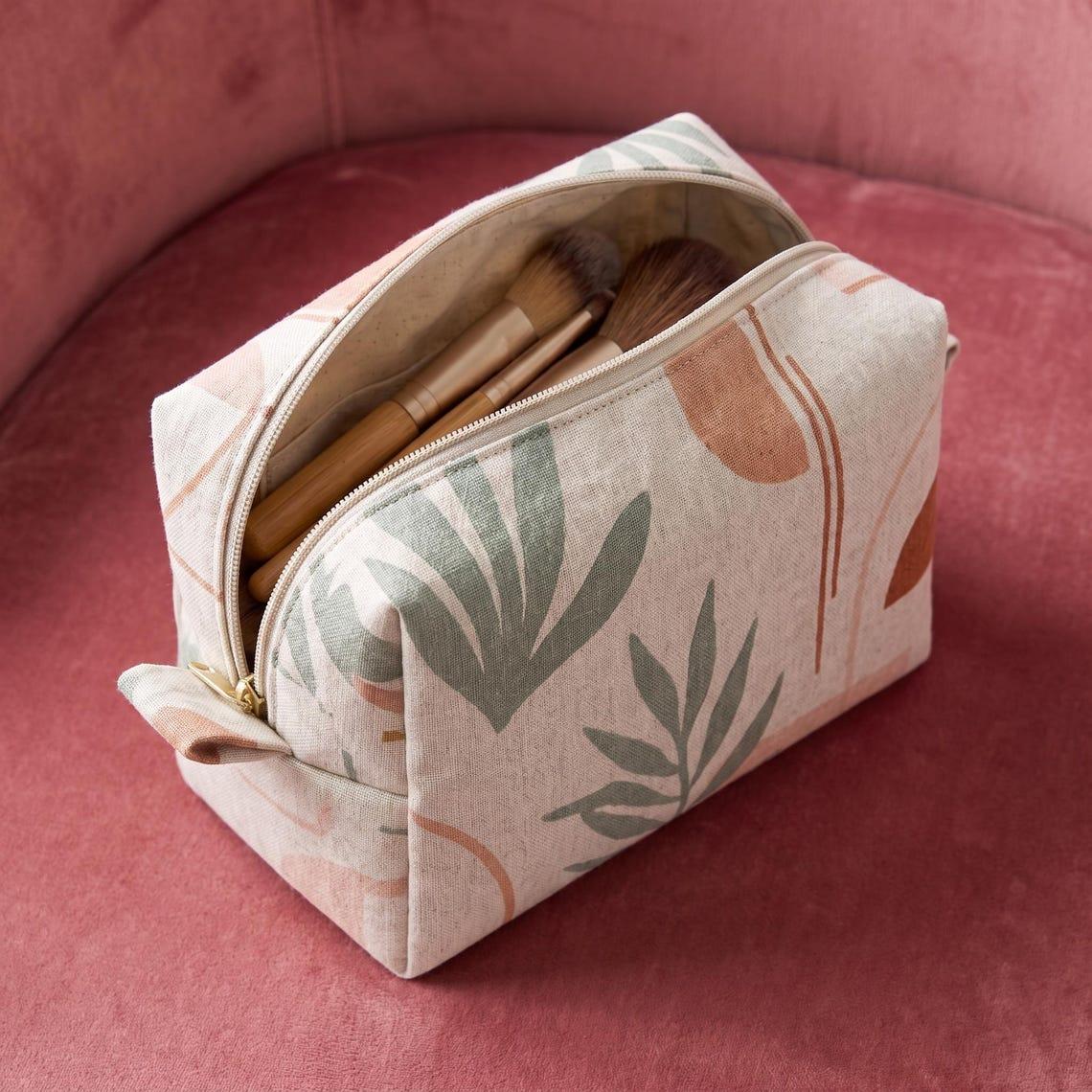 5-Size Cosmetic Bag thumbnail 2