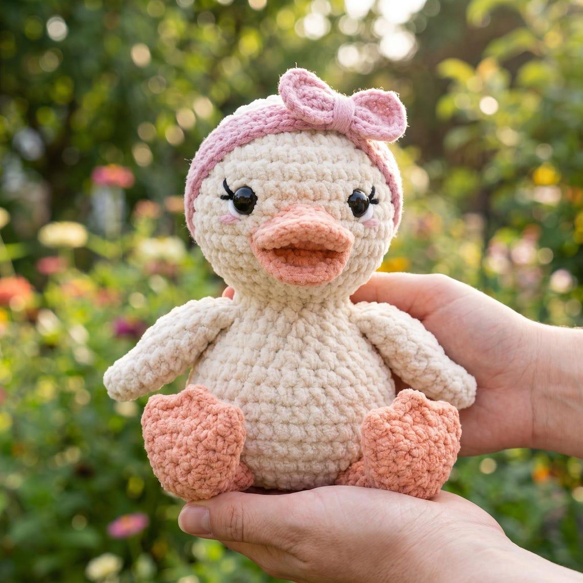 Itty Novie Duckling